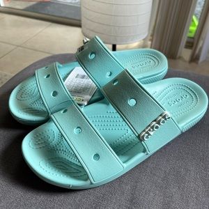 ✨NWT - CROCS Classic Sandal - Size 9 Women’s ✨